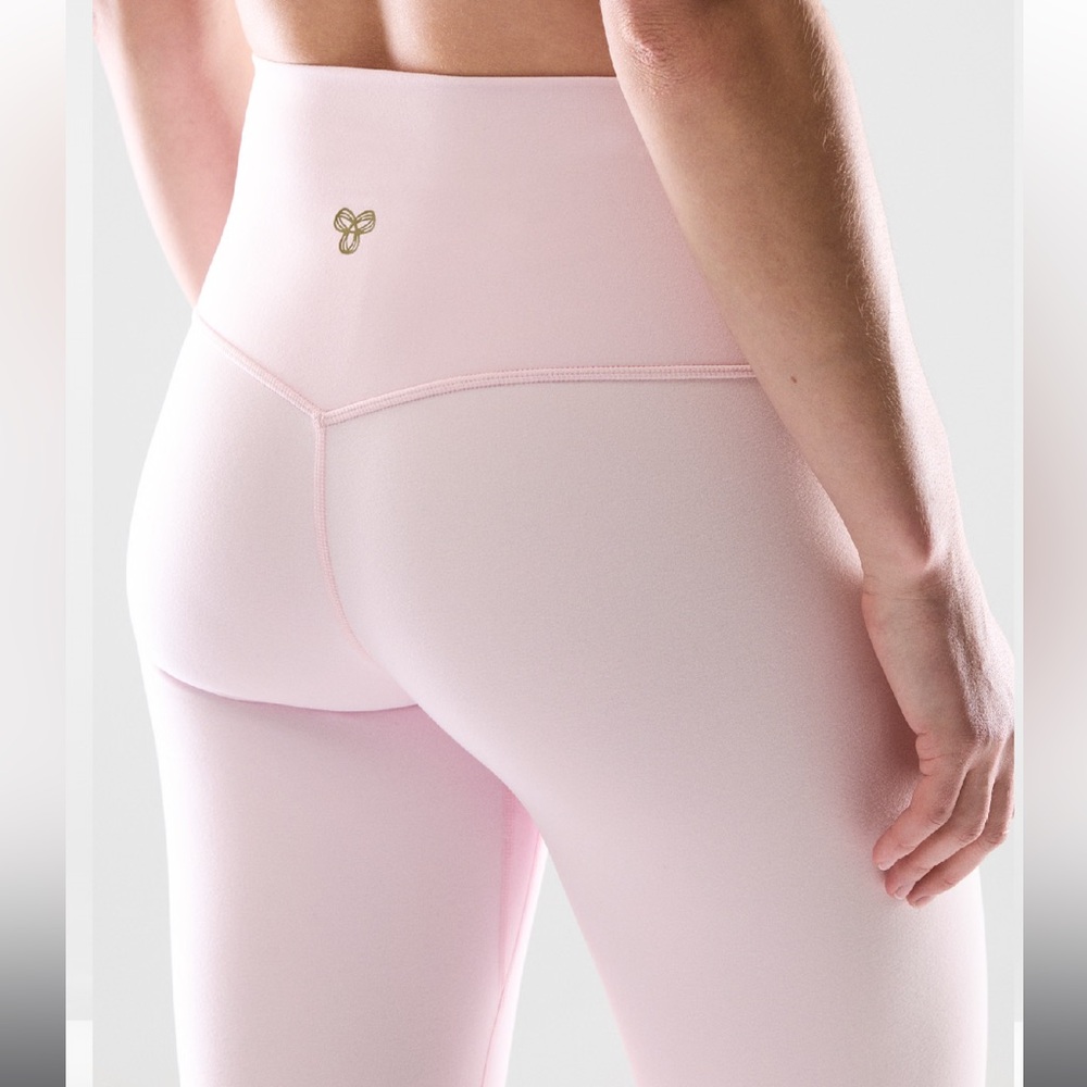 Aritzia TNA pink Butter leggings size 4